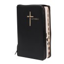 Schwarze Taschenbibel Bibel leicht geöffnet
