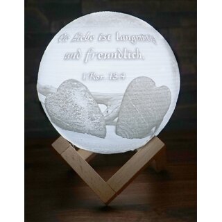 LED Kugel mit Herzen Motiv helles Licht